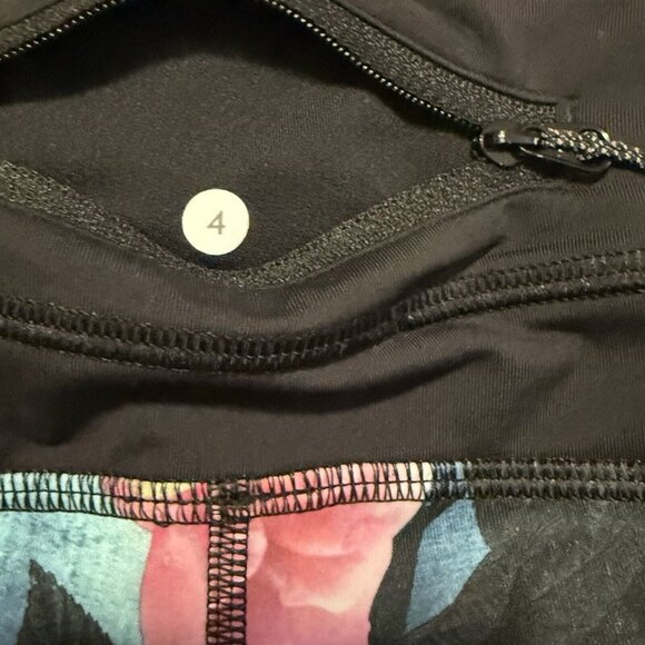 Lululemon Leggings 4 Black Pink Pant Run Inspire Crop II Secret Garden Floral - Picture 5 of 5